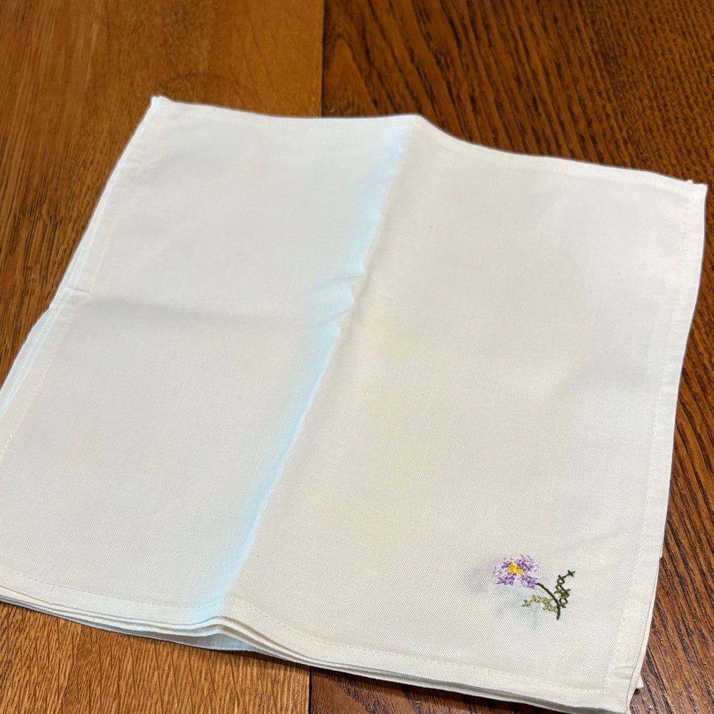 Embroidered White Napkins with Floral Design
